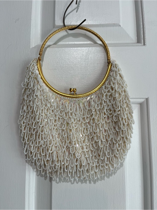 Unbranded Handbags - VINTAGE LADIES WHITE BEADED & SEQUENCE EVENING BAG